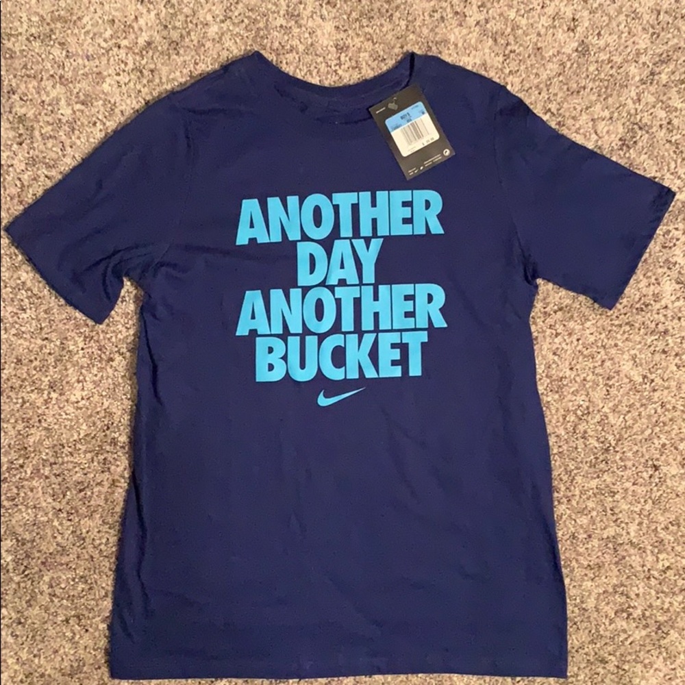 Boys M Nike Tee NWT